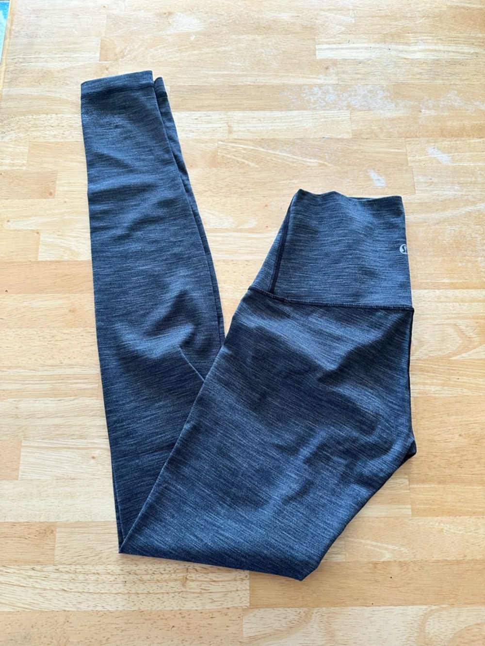 Lululemon leggings size 4